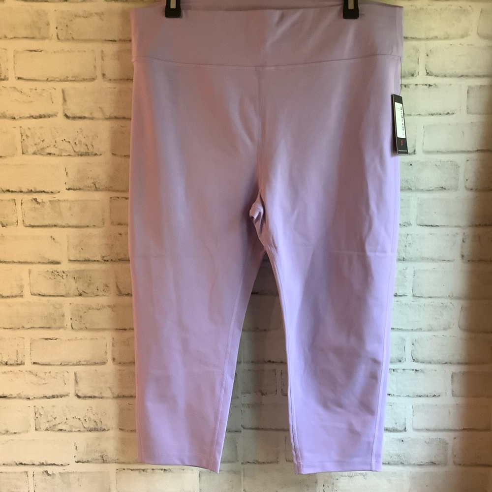 PELOTON Women’s XXL Essential Capris - Mid Rise